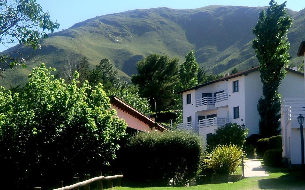 Las Ardillas Cabanas Y Suites La Falda Buitenkant foto
